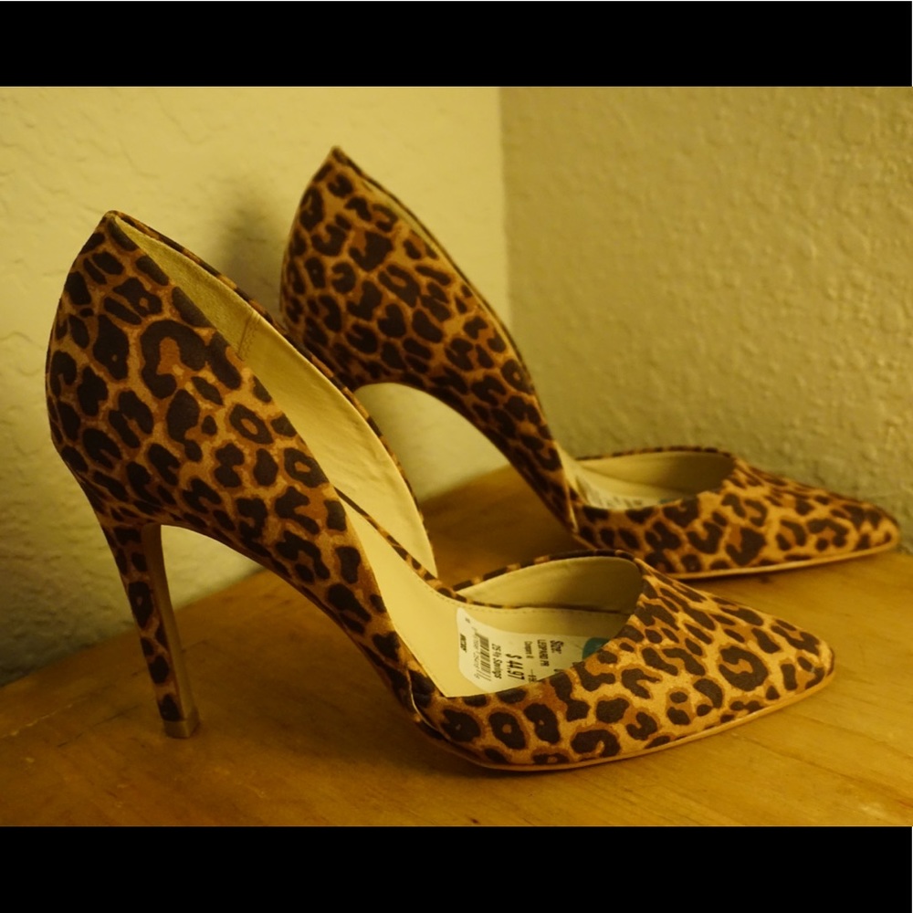 MIA size 7.5 leopard print heeled pumps